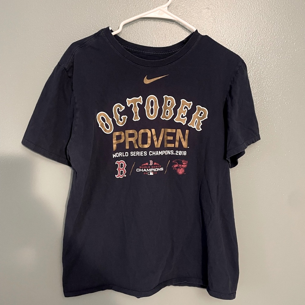 Nike Men’s Size Large Navy Blue Boston Red Sox T Shirt